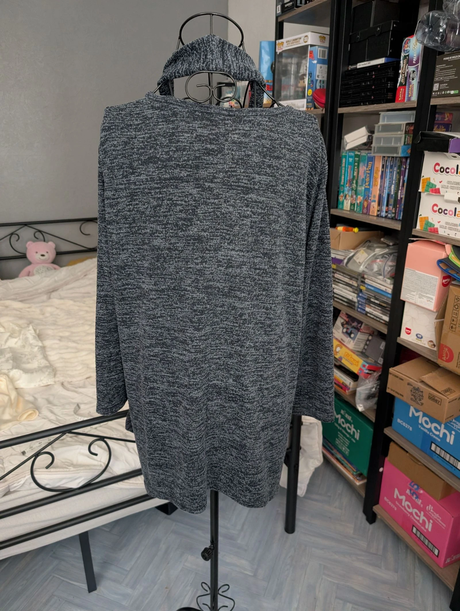 Superb heather grey asymmetrical sweater with matching scarf – photo 4